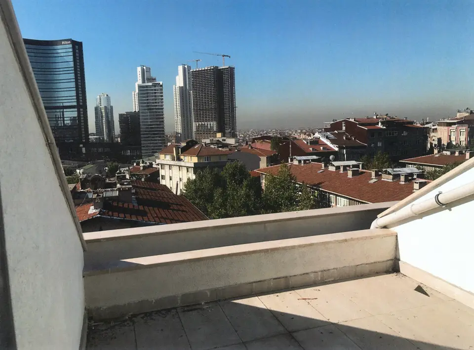 Çatı terasından Levent yönüne manzara